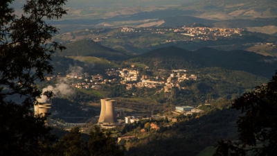 Eπιστήμονες εντοπίζουν χιλιάδες κυβικά χιλιόμετρα μάγματος που κρύβονται κάτω από την Τοσκάνη (eos.org)