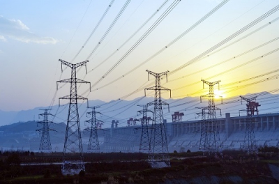 Η παραγωγή ηλεκτρικής ενέργειας της Ινδίας αυξήθηκε για πρώτη φορά μετά από επτά μήνες