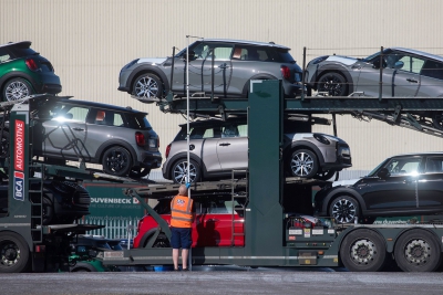 Η παραγωγή αυτοκινήτων στο Ηνωμένο Βασίλειο αναμένεται να μειωθεί κατά 15% το 2025 (Reuters)