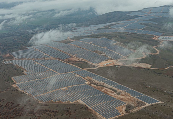 Όμιλος ΕΛΠΕ: Δυναμική ανάπτυξη στις ΑΠΕ, με ορόσημο το φωτοβολταϊκό πάρκο Κοζάνης