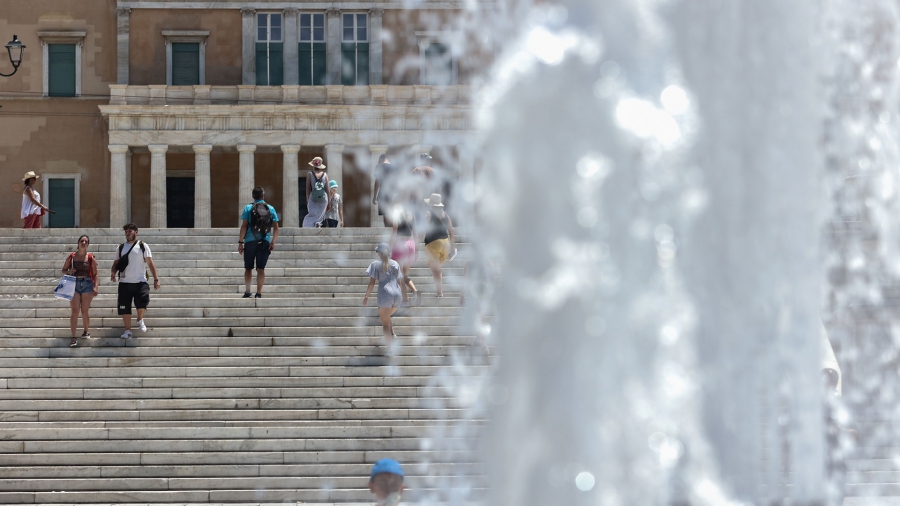 Καύσωνας «Κλέων»: Εως 44 βαθμούς η θερμοκρασία