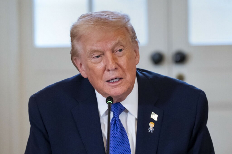 Εφ' όλης της ύλης Trump: Αμφισβητεί Paxlavi και Zelensky - Aναβάλει την επίθεση προς το παρόν (Bloomberg)