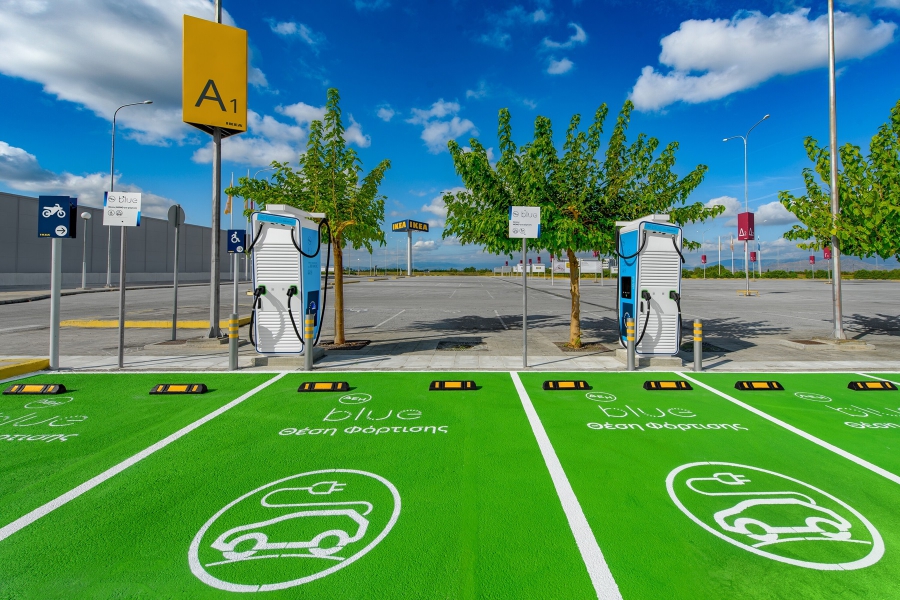 ΔΕΗ blue: Ευρωπαϊκή χρηματοδότηση για εγκατάσταση σημείων ταχυφόρτισης σε Ελλάδα και Ρουμανία