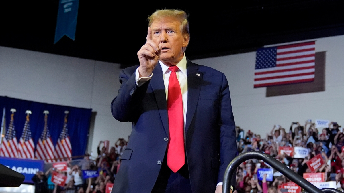 O Trump κουνάει το δάχτυλο στην Ευρώπη: 