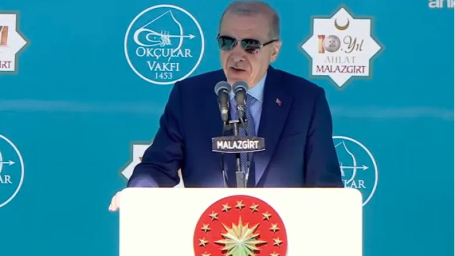 Erdogan από το Μαντζικέρτ: «Η Ιστορία γράφεται ξανά - Δεν σκύβουμε το κεφάλι σε κανέναν» (βίντεο)