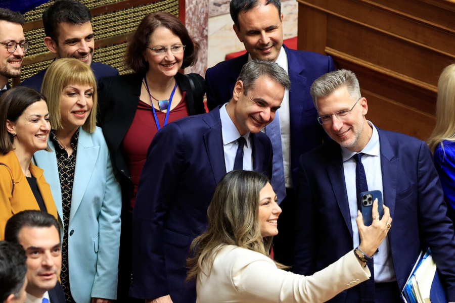 Πέρασε με 176 «ναι» το νομοσχέδιο για τα ομόφυλα ζευγάρια - Πρωθυπουργός: «Στόχος επετεύχθη, πάμε παρακάτω»