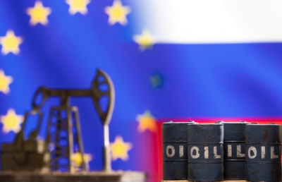 Η ΕΕ δεν σχεδιάζει να αναθεωρήσει το πλαφόν της τιμής του ρωσικού πετρελαίου