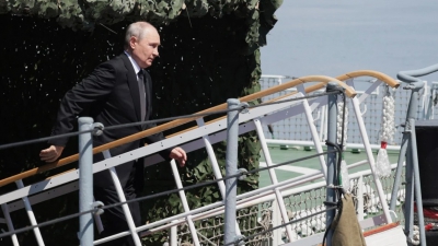 Σκληραίνει το παιχνίδι ο Putin: «Κατασχέσεις ρωσικών πλοίων σημαίνουν απάντηση παντού»
