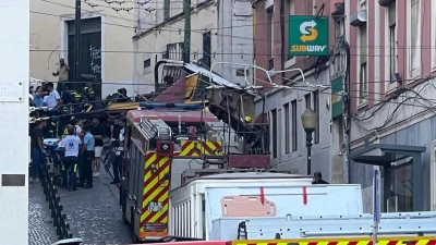 Πολύνεκρο δυστύχημα στην Πορτογαλία-17 νεκροί από την ανατροπή του Τελεφερίκ Γκλόρια