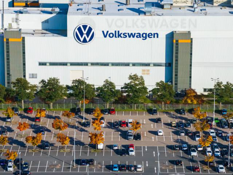 Volkswagen: Στο τραπέζι το κλείσιμο τεσσάρων εργοστασίων στη Γερμανία έως το 2034