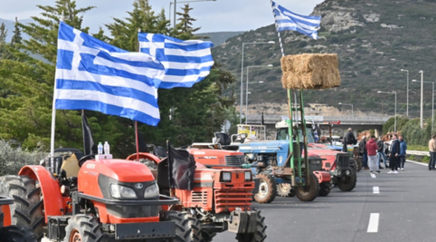 Μένουν στα μπλόκα οι αγρότες και ζητούν συνάντηση με τον Κ. Μητσοτάκη