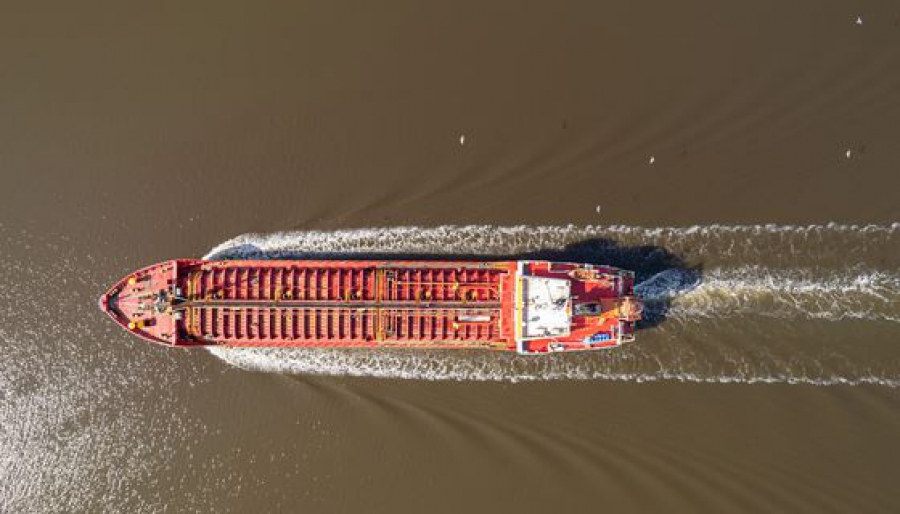 Για «σκοτεινούς στόλους» μεταφοράς πετρελαίου προειδοποιούν οι ασφαλιστές