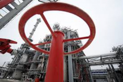 Ρωσία: Το υπουργείο Οικονομικών μείωσε τις προβλέψεις για τα έσοδα από το πετρέλαιο