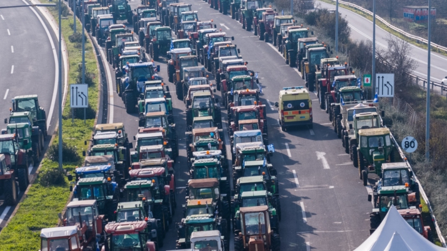 Οι αγρότες είναι αποφασισμένοι να κάνουν Πρωτοχρονιά στα μπλόκα- Σκληραίνουν την στάση τους