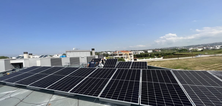 Νet-billing: Έως το τέλος του μήνα οι ρυθμίσεις του ΥΠΕΝ για τα φωτοβολταϊκά