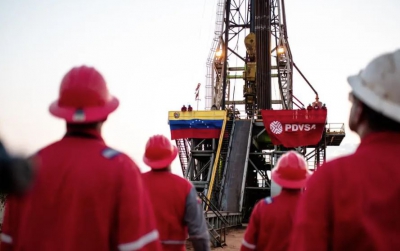 Οι ΗΠΑ διατηρούν τον πετρελαϊκό αποκλεισμό της Βενεζουέλας μετά τη σύλληψη του Maduro