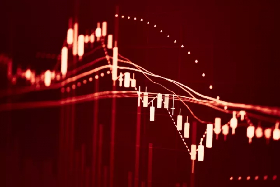 Πτώση 2% στα futures λόγω δασμών – Υποχωρούν Ευρώ και cryptos, ανοδικά το πετρέλαιο