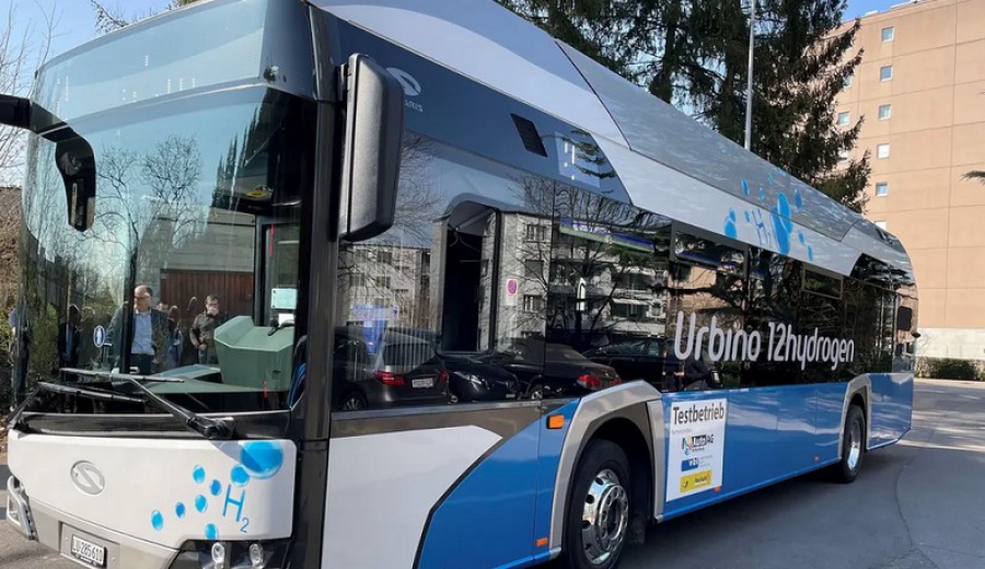 Τρία λεωφορεία υδρογόνου πατάνε γκάζι για τους δρόμους της Αθήνας