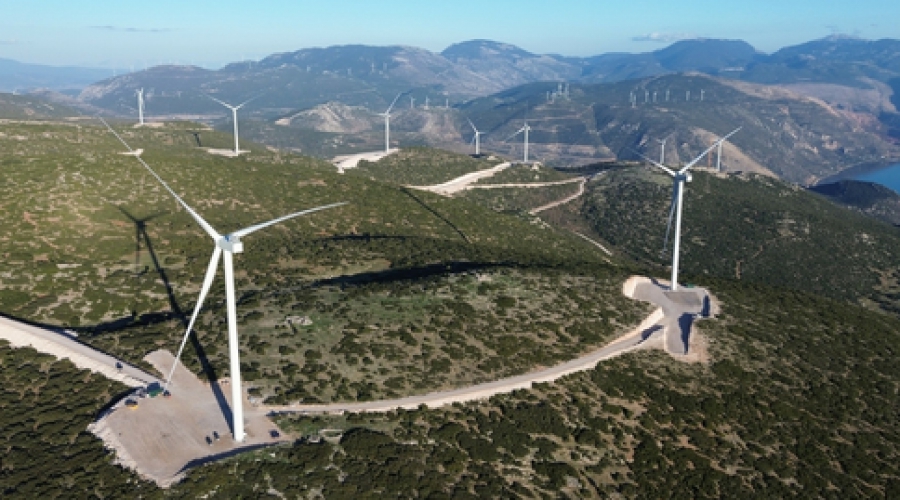 Σύγκρουση για  τις ανεμογεννήτριες στο Ακραίφνιο - Στη Βουλή οι αντιδράσεις  της Εκκλησίας για την χωροθέτηση