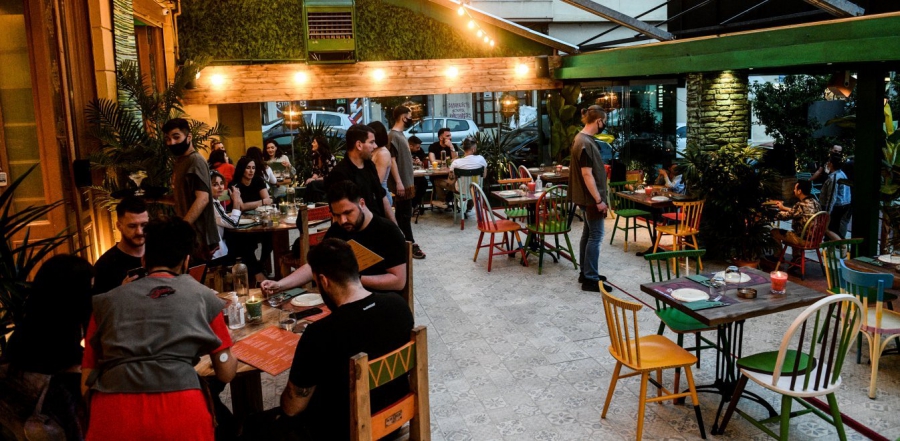 Τι αλλάζει από 15 Ιουλίου σε εστίαση-διασκέδαση