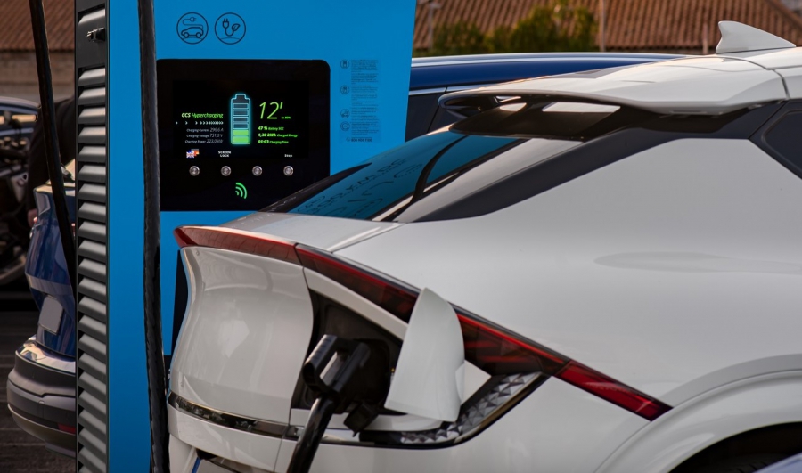 IEA: Ο Trump συμβάλλει στην πτώση των πωλήσεων ηλεκτρικών αυτοκινήτων στις ΗΠΑ