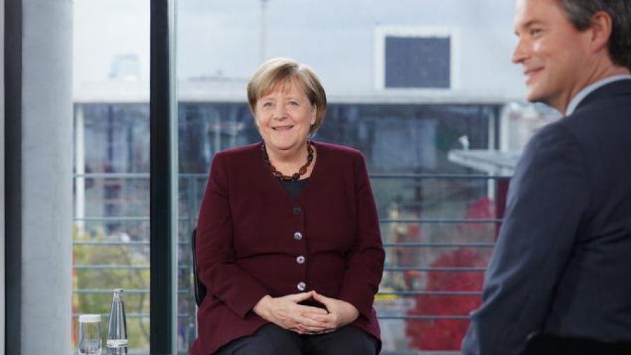 Merkel για επόμενη ημέρα: «Θα διαβάσω, θα ξεκουραστώ, θα κοιμηθώ, εσείς... θα συνηθίσετε τον νέο καγκελάριο»