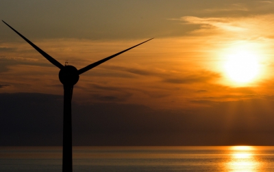 Σε ποιο βαλκανικό κράτος είναι οικονομικά μη βιώσιμα τα πιο πολλά μεγάλης κλίμακας ηλιακά και αιολικά έργα