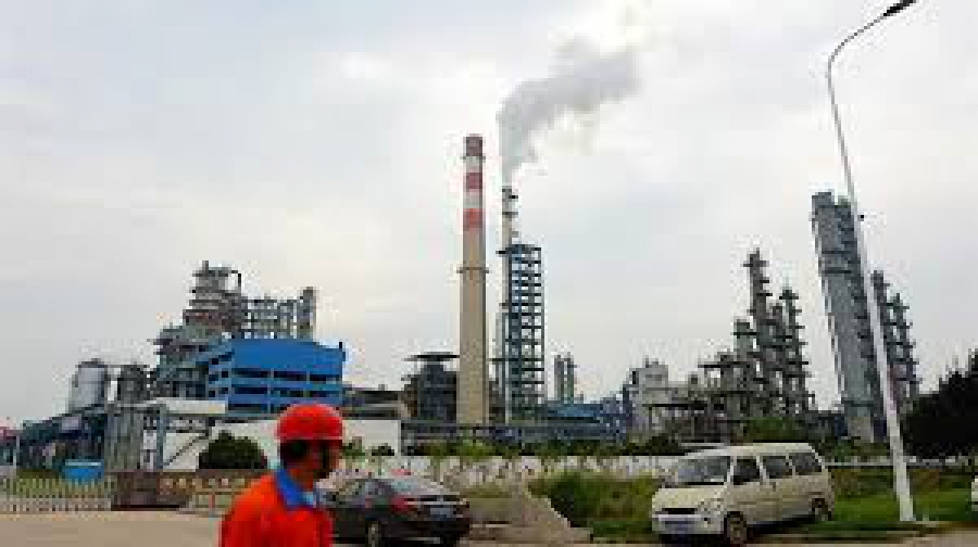 Ντόμινο με τις κυρώσεις των ΗΠΑ σε κινεζικά διυλιστήρια λόγω του ιρανικού πετρελαίου (Reuters)