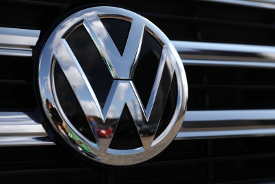 Η Volkswagen περνά στην αντεπίθεση και κατασκευάζει έξι εργοστάσια μπαταρίας στην Ευρώπη