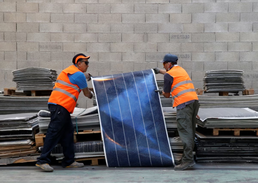 Reuters: Η βιομηχανία ηλιακής ενέργειας αντιμετωπίζει την αυξανόμενη ροή αποβλήτων