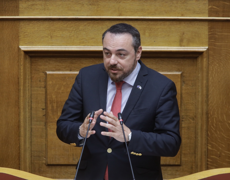 Παρασύρης: «Γκριζάρετε εθνικά κεκτημένα και δημιουργείτε κακό προηγούμενο»