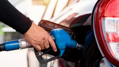 Γαλλία: Βουτιά 30% στην κατανάλωση καυσίμων σε μόλις 10 ημέρες - Στα 400 εκατ. ευρώ η απώλεια εσόδων