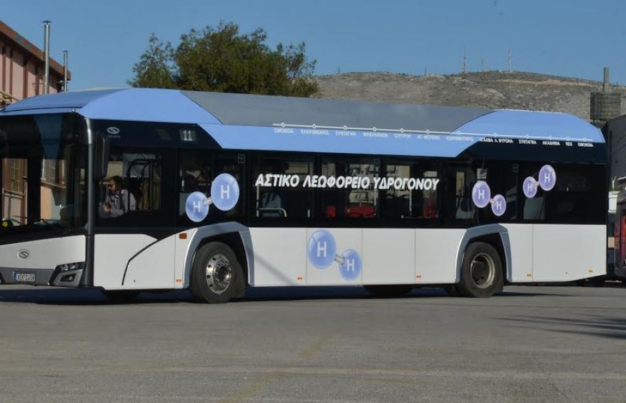 Στο δρόμο βγαίνουν 1.300 νέα «πράσινα» λεωφορεία ως το 2027