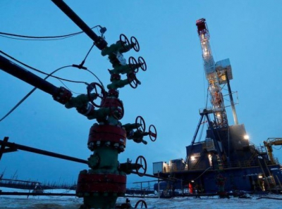 Στα 9,42 εκατ. βαρέλια ημερησίως μειώθηκε η παραγωγή πετρελαίου και φυσικού αερίου της Ρωσίας τον Μάιο