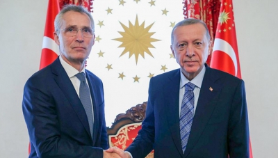 DW: Η Τουρκία συζητάει ξανά για τη διεύρυνση του ΝΑΤΟ