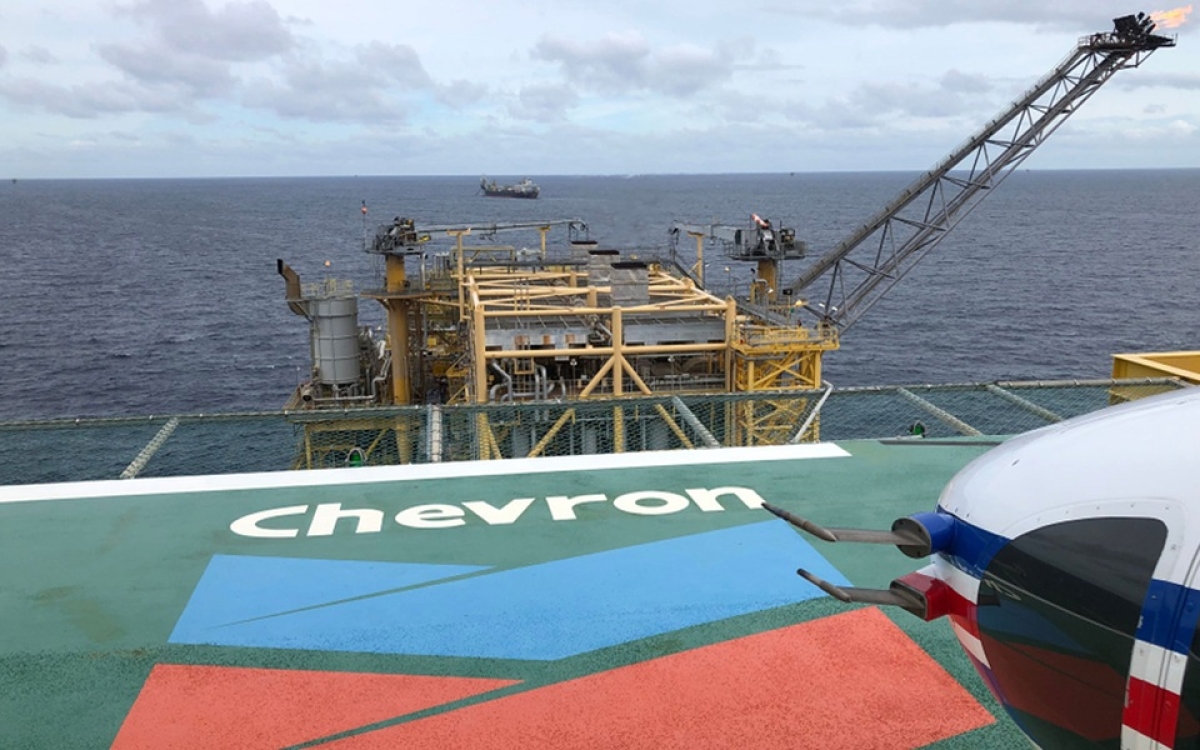 Chevron: Τα αποθέματα πετρελαίου μειώνονται όσο συνεχίζεται η σύγκρουση στη Μέση Ανατολή