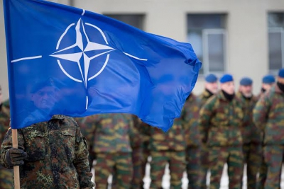 Η Ανατολική Ευρώπη μειώνει το κόστος των βάσεων υπό τον φόβο αποχώρησης των ΗΠΑ από το ΝΑΤΟ (Bloomberg)