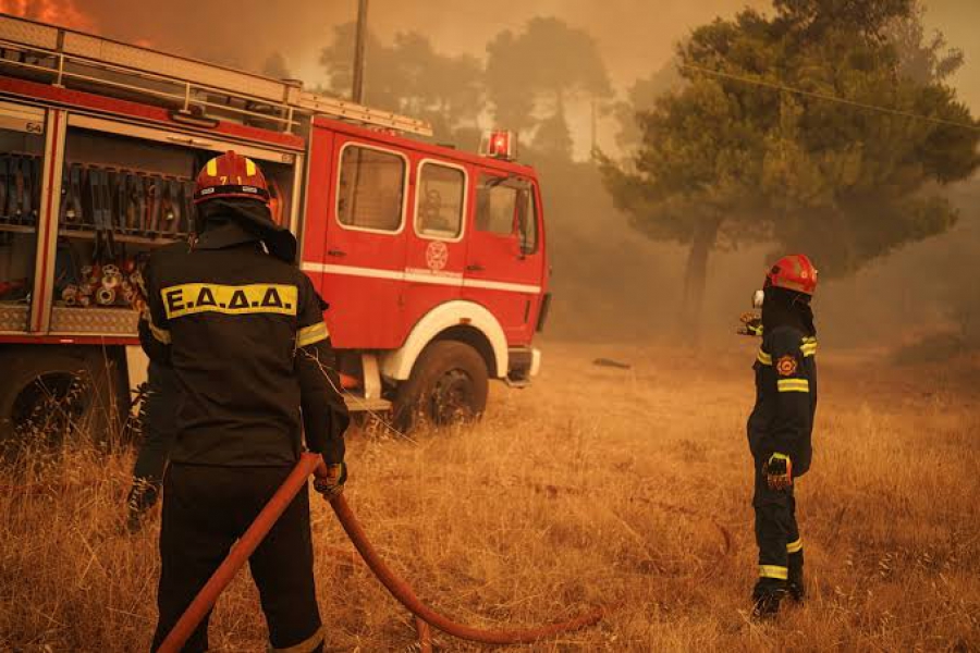 Σε Red Code Αττική, Βοιωτία και Εύβοια λόγω υψηλού κινδύνου πυρκαγιάς