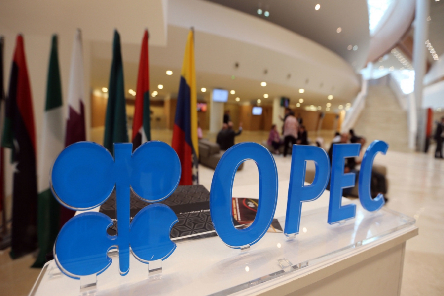 Ο OPEC+ εξετάζει απότομη αύξηση παραγωγής καθώς η σύγκρουση με το Ιράν ταράζει τις αγορές πετρελαίου