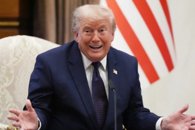 Trump: Η διπλωματία με το Ιράν είναι απλά χάσιμο χρόνου- Τους χτυπάμε σκληρά, αλλά θα συμφωνήσουν μαζί μας