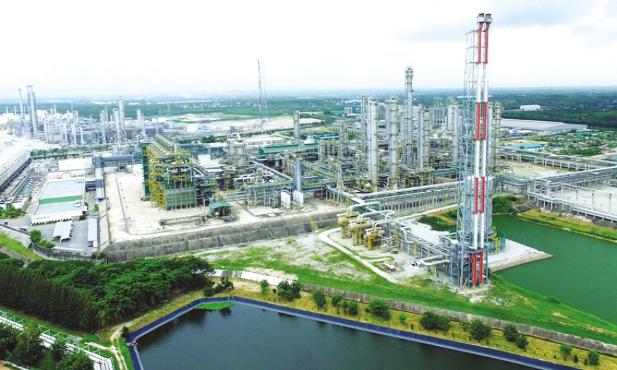 Η JPMorgan θέτει στόχους μείωσης εκπομπών για τις ρυπογόνες βιομηχανίες