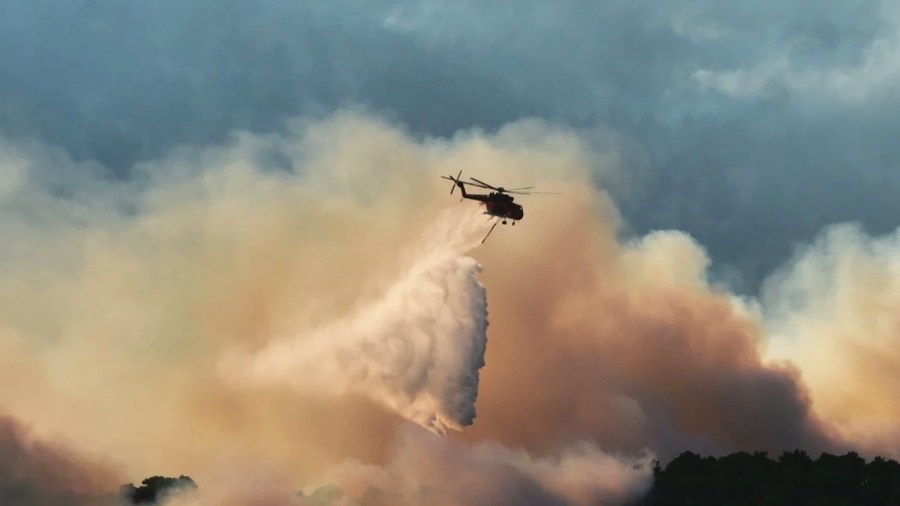Πολύ υψηλός κίνδυνος πυρκαγιάς και αύριο (15/8) σε 10 περιφέρειες