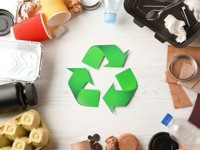 Eurostat: 34,4 κιλά απορρίμματα πλαστικών συσκευασιών ανά κάτοικο στην ΕΕ το 2019