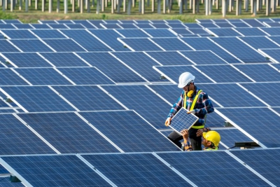 Recharge: Η Ισπανία στοχεύει στα 56 GW ηλιακής ενέργειας και 32 GW στα αιολικά μέχρι το 2030
