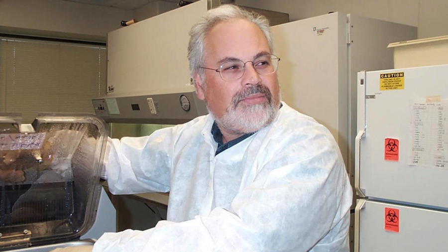 Παυλάκης για Omicron: Να κλείσουν τώρα σχολεία και κέντρα διασκέδασης