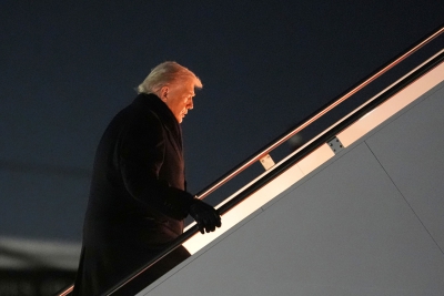 Βλάβη στον αέρα για το Air Force One- Με άλλο αεροσκάφος ο Trump στο Νταβός