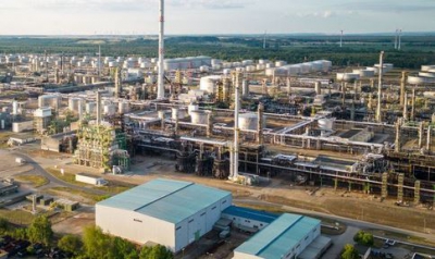 Γερμανία: Χαλαρώνει τις προϋποθέσεις για την έξοδο της Rosneft από το διυλιστήριο Schwedt