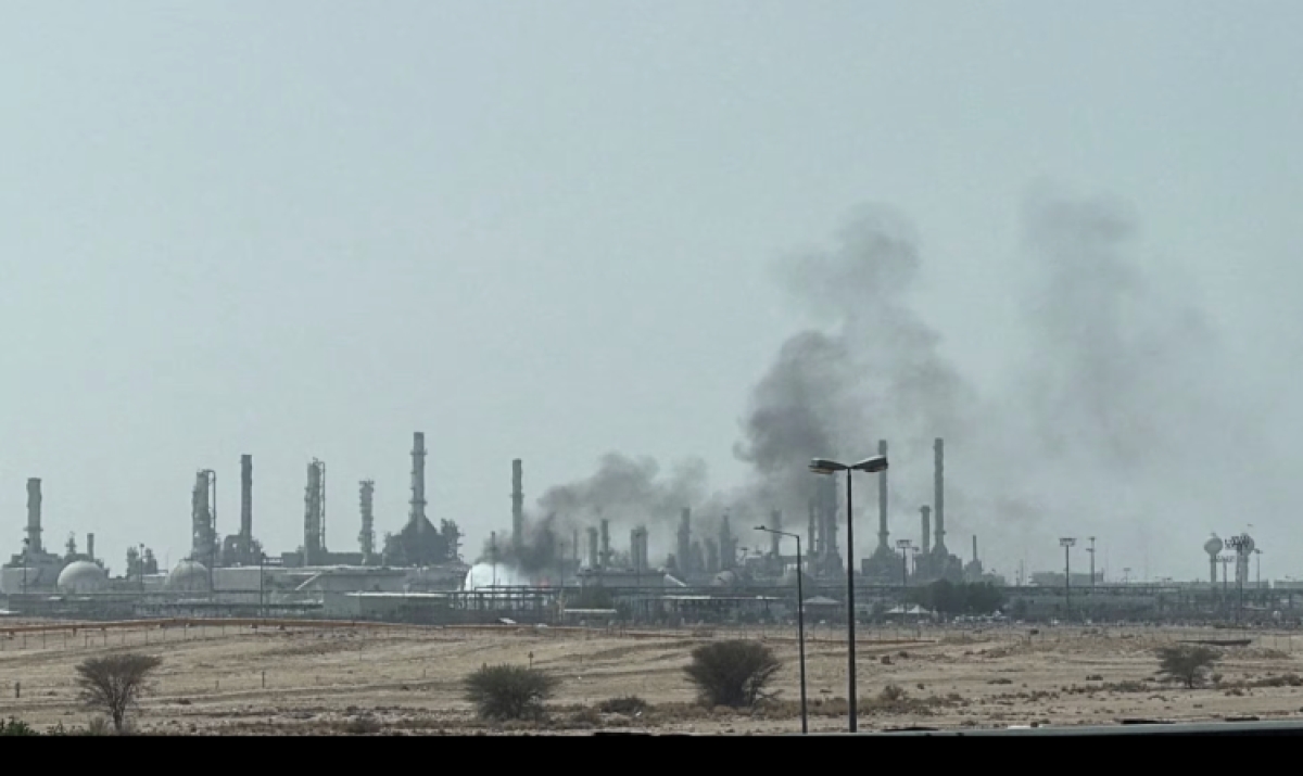 Στις φλόγες χώροι πλησίον της  Saudi Aramco, από τρομερό χτύπημα των Houthis