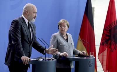 Merkel: Να ξεκινήσουν οι ενταξιακές διαδικασίες της ΕΕ με Αλβανία και Βόρεια Μακεδονία