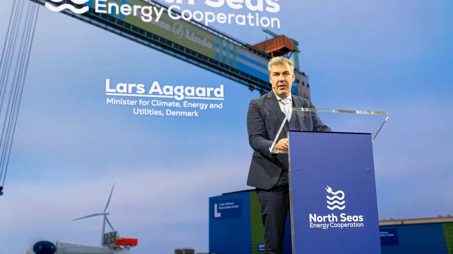 Η Δανία προειδοποιεί την ΕΕ: Μην ανακόψετε τη πράσινη μετάβαση (Reuters)